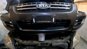 Снимаем передний бампер Kia Sportage 2004-2008год