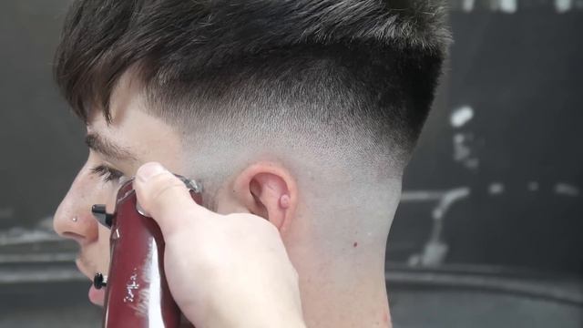 HOW TO DO A TEXTURED CROP || MID SKIN FADE HAIRCUT TUTORIAL смотреть онлайн