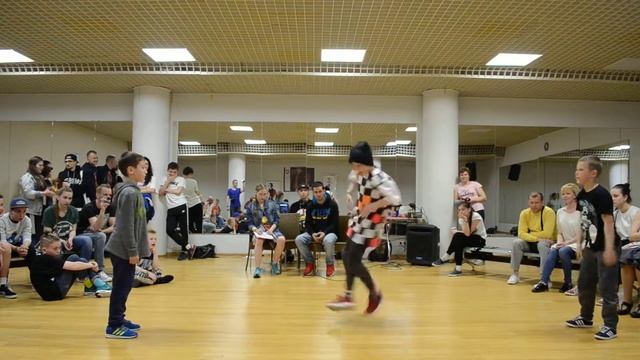 B-boy Сан Саныч и Эрдем | 1/8 Breking | Dance2fly Contest 3 смотреть онлайн