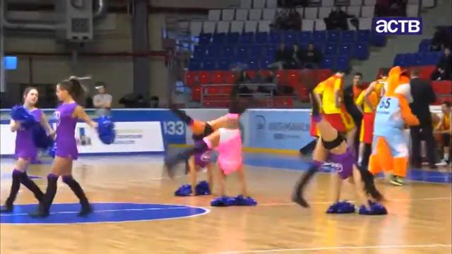 Сахалинские баскетболисты обыграли рязанских спортсменов