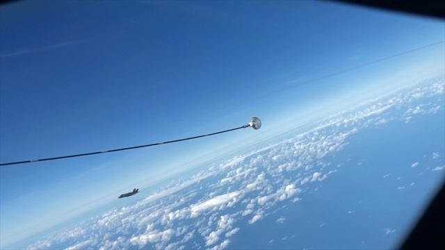 Royal Air Force F-35 Air Refueling смотреть онлайн