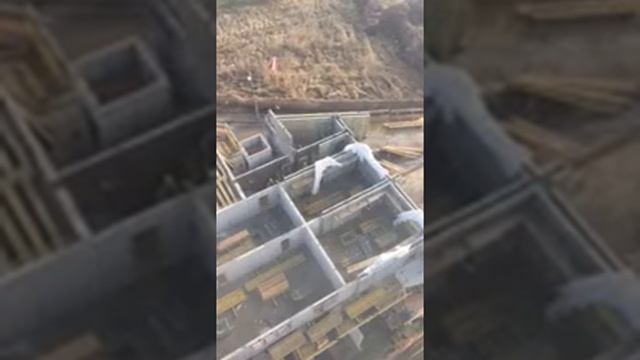 Ветер крану не помеха! ЖЕСТЬ на стройке смотреть онлайн