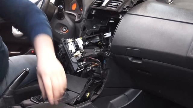 ЮСБи зарядка в штатное место для тойоты королла смотреть онлайн