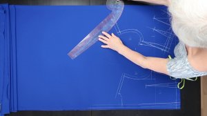 Строим выкройку на ткани 2.  Лиф и рукав. Школа кроя и шитья Галины Коломейко. #shorts