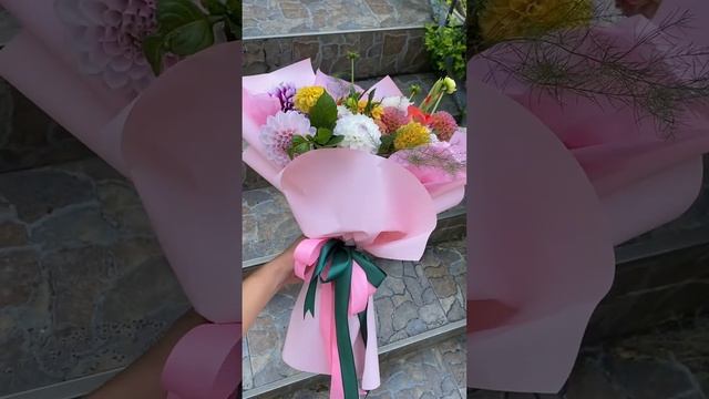 Георгины в букете Доставка по Лазаревской ?? смотреть онлайн