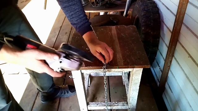 Устанавливаю цепи на брызговики Луаз, своими руками. смотреть онлайн