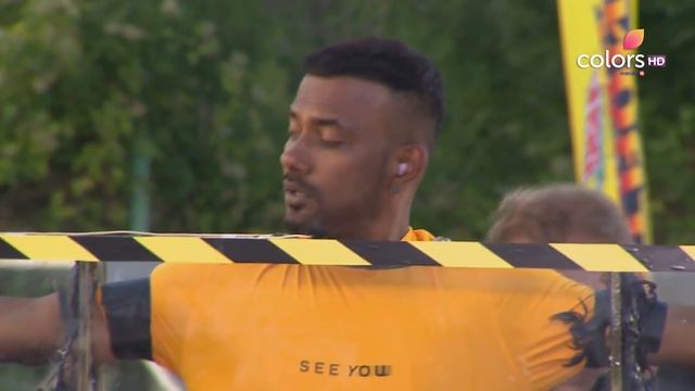 Khatron Ke Khiladi S10 | Dharmesh All Set To Face The Creepy Crawlies смотреть онлайн