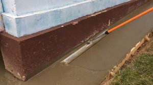 Заглаживание бетона гладилкой