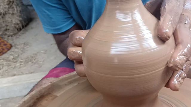 making clay vase || pottery||terracotapot||shalivahana||prajapathi смотреть онлайн