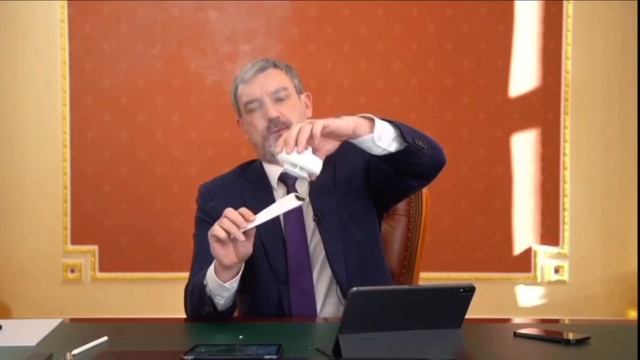 Губернатор Амурской области показал, как работает пожарный извещатель