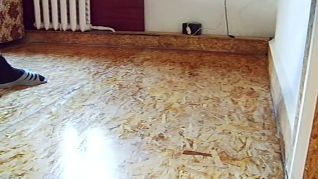 Ремонт пола из OSB плит - финишная лакировка смотреть онлайн