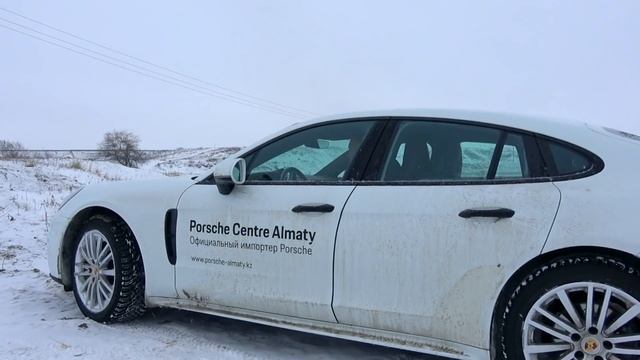 2020 Порше Панамера 4S в снегу и на бездорожье | Porsche Panamera по следам Битва Кроссоверов смотреть онлайн