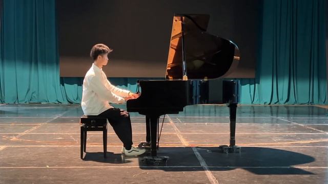 П.И.Чайковский - «Диалог» op.72( играет Линь ЖунФан ) смотреть онлайн