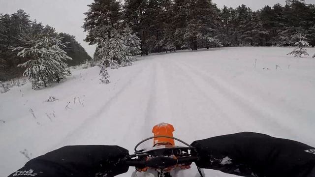 зимнее эндуро, тестирую нарезанную петрошину смотреть онлайн