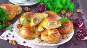 БУЛОЧКИ ИЗ ДРОЖЖЕВОГО ТЕСТА С НАЧИНКОЙ