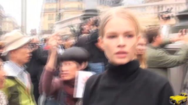FASHION WEEK PARIS EXIT STELLA MCCARTNEY смотреть онлайн