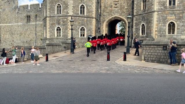 Grenadier Guards Band Windsor Castle Guard 3 August 2021 смотреть онлайн