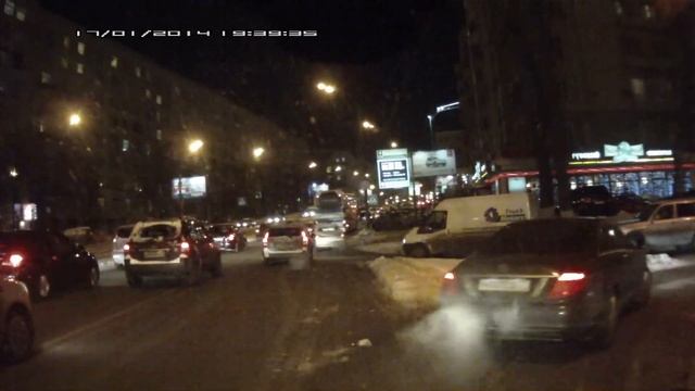 Небольшой нюанс на дороге. Повезло, что обошлось. смотреть онлайн