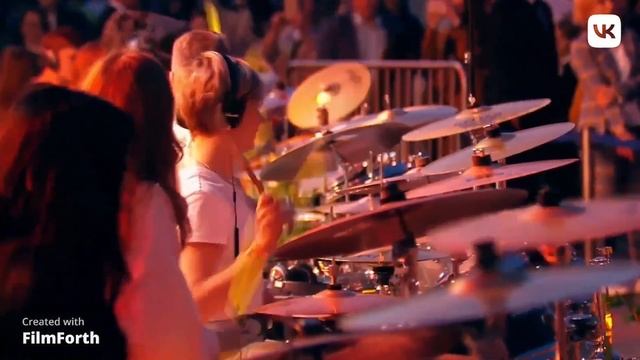 Выступление с парка Зарядье! Выступление барабанщиков Vasiliev Groove! Лучшие барабанщики страны! смотреть онлайн