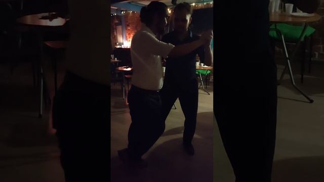 Мужское танго на милонге смотреть онлайн