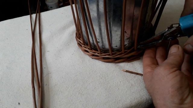 Корзинка чехол своими руками.Откидная ручка.Корзинка под 3 литровую банку. смотреть онлайн