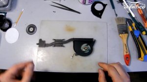 Asus ZenBook - Чистка и замена аккумулятора (сокращенная версия)