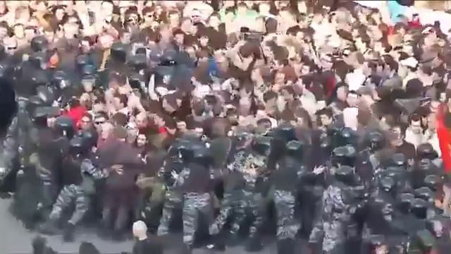 Демонстрация против пенсионной реформы смотреть онлайн
