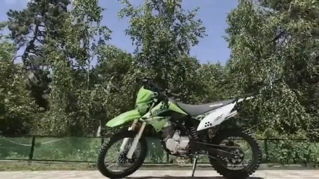 Кроссовый мотоцикл MOTOLAND DEFENDER (TD150-33C) смотреть онлайн