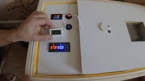 Инкубатор 2.  Регулятор температуры и влажности STC 3028