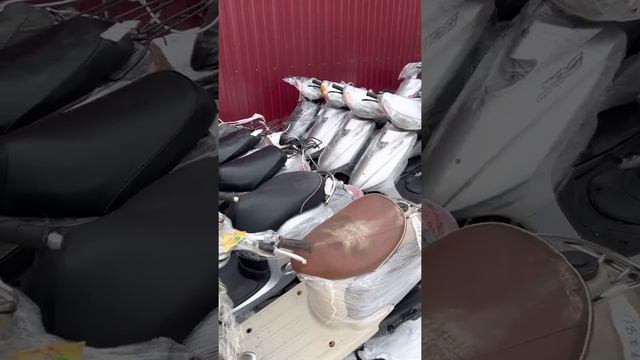 Контейнер Японских скутеров