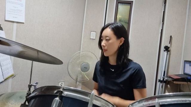 it's not over-daughtry, drumcover смотреть онлайн