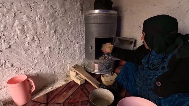 The unfaithful husband kneeling in front of the nomadic divorced woman for forgiveness🙏 смотреть онлайн