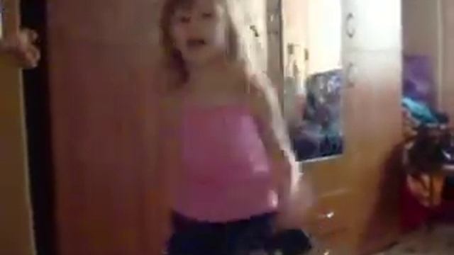 СОНЯ ТАНЦУЕТ смотреть онлайн