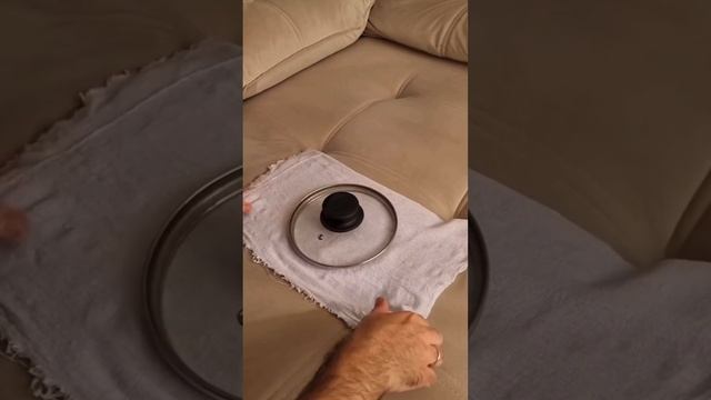 ПРИШЛО ВРЕМЯ ОСВЕЖИТЬ ДИВАН? Нет ничего лучше старого метода «крышки». Он снова чистый и ароматный. смотреть онлайн