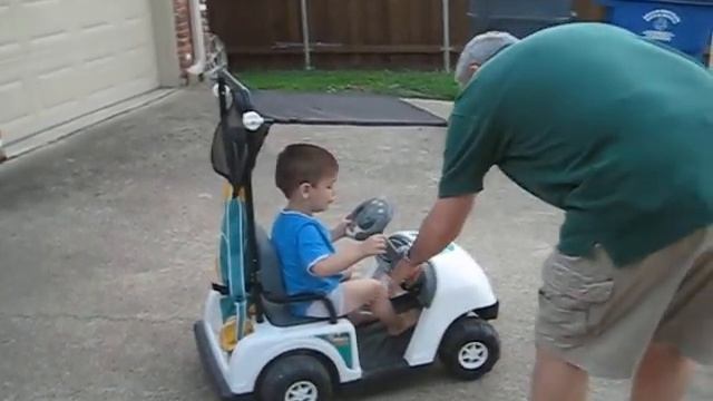 Griffin's Golf Cart Adventure смотреть онлайн