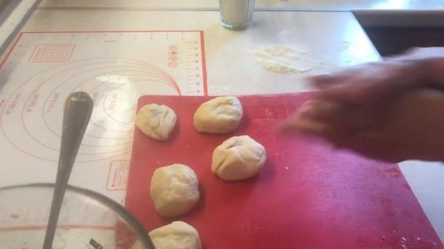 Пирожки на кефире на быструю руку. Вкуснятина! смотреть онлайн