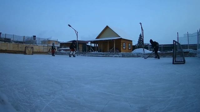 Игра в хоккей во дворе 27.12.2021 смотреть онлайн