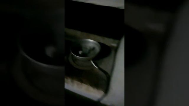 самодельний обогреватель из мисок и галогенки 150 ватт. смотреть онлайн