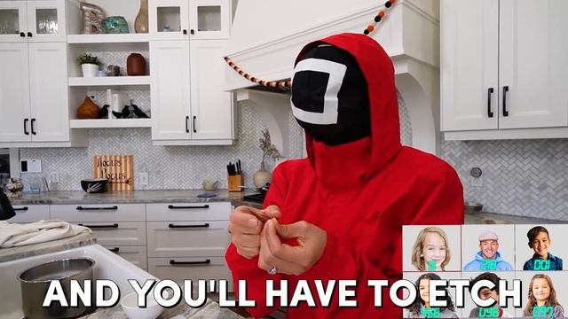 Trying The SQUID GAME Honeycomb Cookie Challenge! смотреть онлайн