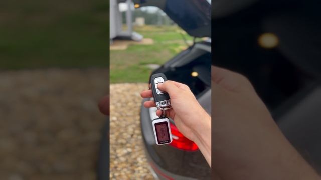 Открытие и закрытие багажника с кнопки на брелке Audi A4 allroad 2014 смотреть онлайн