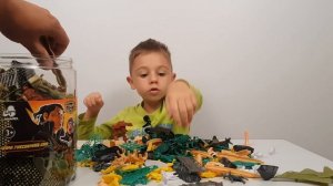 Солдаты в Банке История про Игрушечные Сражения Мастер Славика | Видео про солдатиков из банки