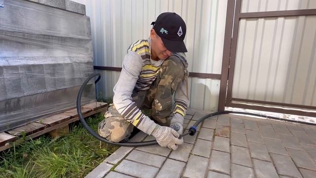 Строим ЗАЕЗД К ДОМУ. Кладка тротуарной плитки, прокладка электрики, армирование, цементно-песч смес смотреть онлайн