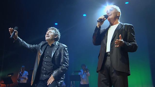 Victor Manuel con Miguel Rios - Solo Pienso en Ti (En Directo) смотреть онлайн