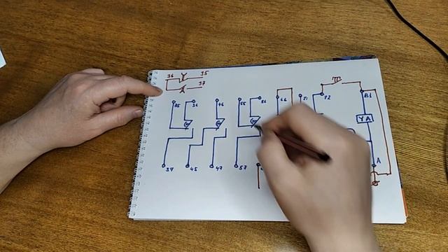Обозначение контактов реле времени. Часть 2. Переключающийся (перекидной) контакт. смотреть онлайн