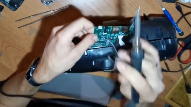 Обзор, разбор портативной колонки JBL XTREME 2? и замена гнезда USB??? смотреть онлайн