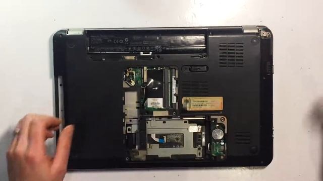 Разбираем ноутбук HP Pavilion dv6-3122er и чистим от пыли смотреть онлайн