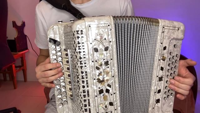 КАК НАУЧИТЬСЯ ИГРАТЬ НА ГАРМОНИ ЗА 5 МИНУТ!