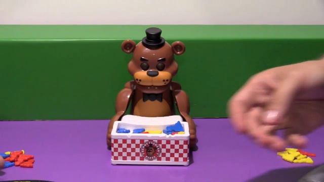 BIN Vs JON - Five Nights at Freddy's FNAF Board Game! смотреть онлайн