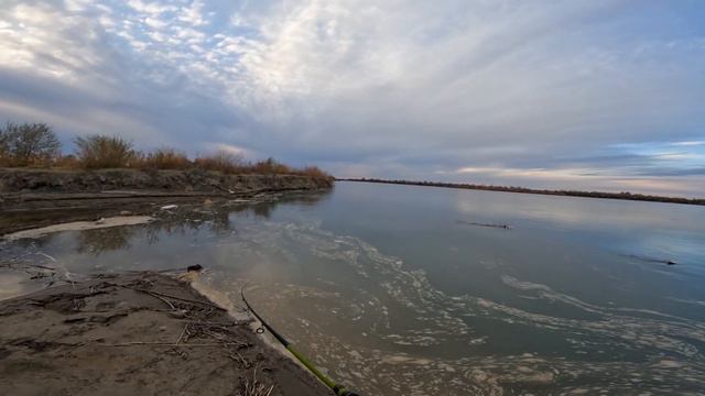 ОСЕНЯЯ РЫБАЛКА. Рыбалка на реке. ЖЕРЕХ, СУДАК, рыбалка с двумя ночевками смотреть онлайн