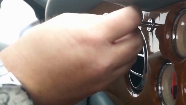 Tim's Enthusiast Garage Episode 9 : Bentley Arnage vs. Bentley Continental GT buyers guide смотреть онлайн